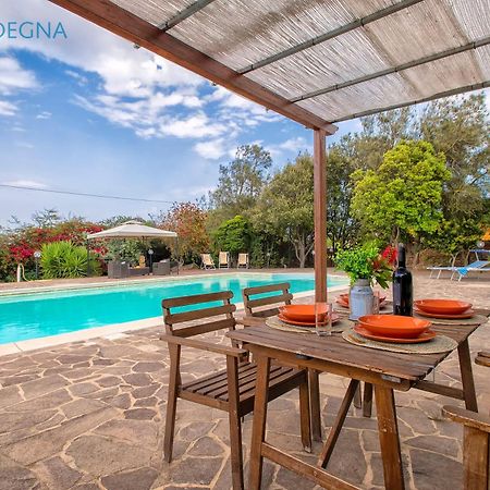 Villa Melograno With Exclusive Swimming Pool Surrounded By Greenery Campanedda 外观 照片
