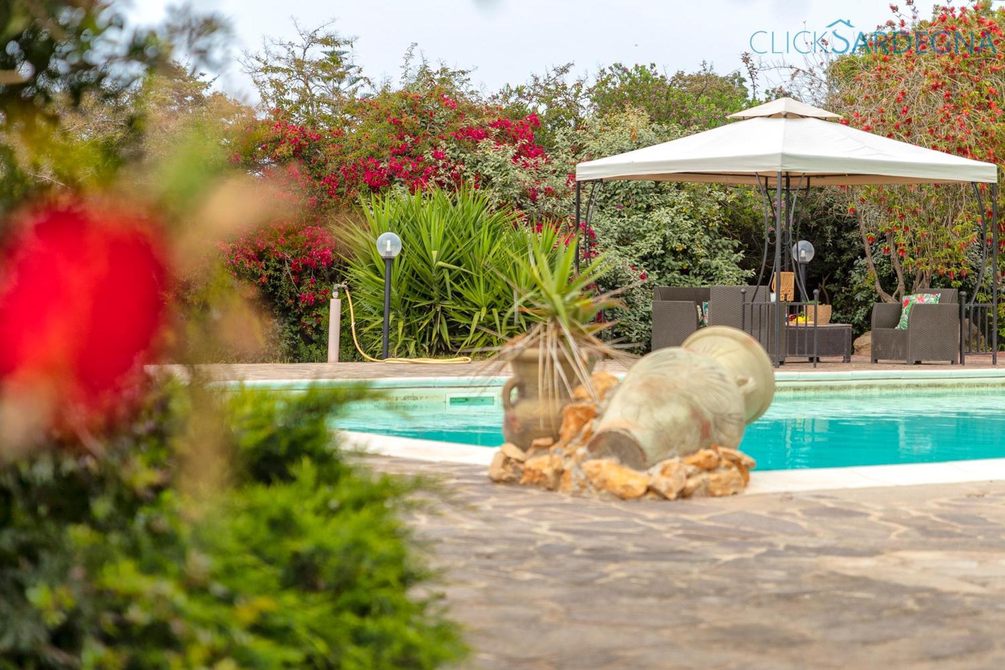 Villa Melograno With Exclusive Swimming Pool Surrounded By Greenery Campanedda 外观 照片