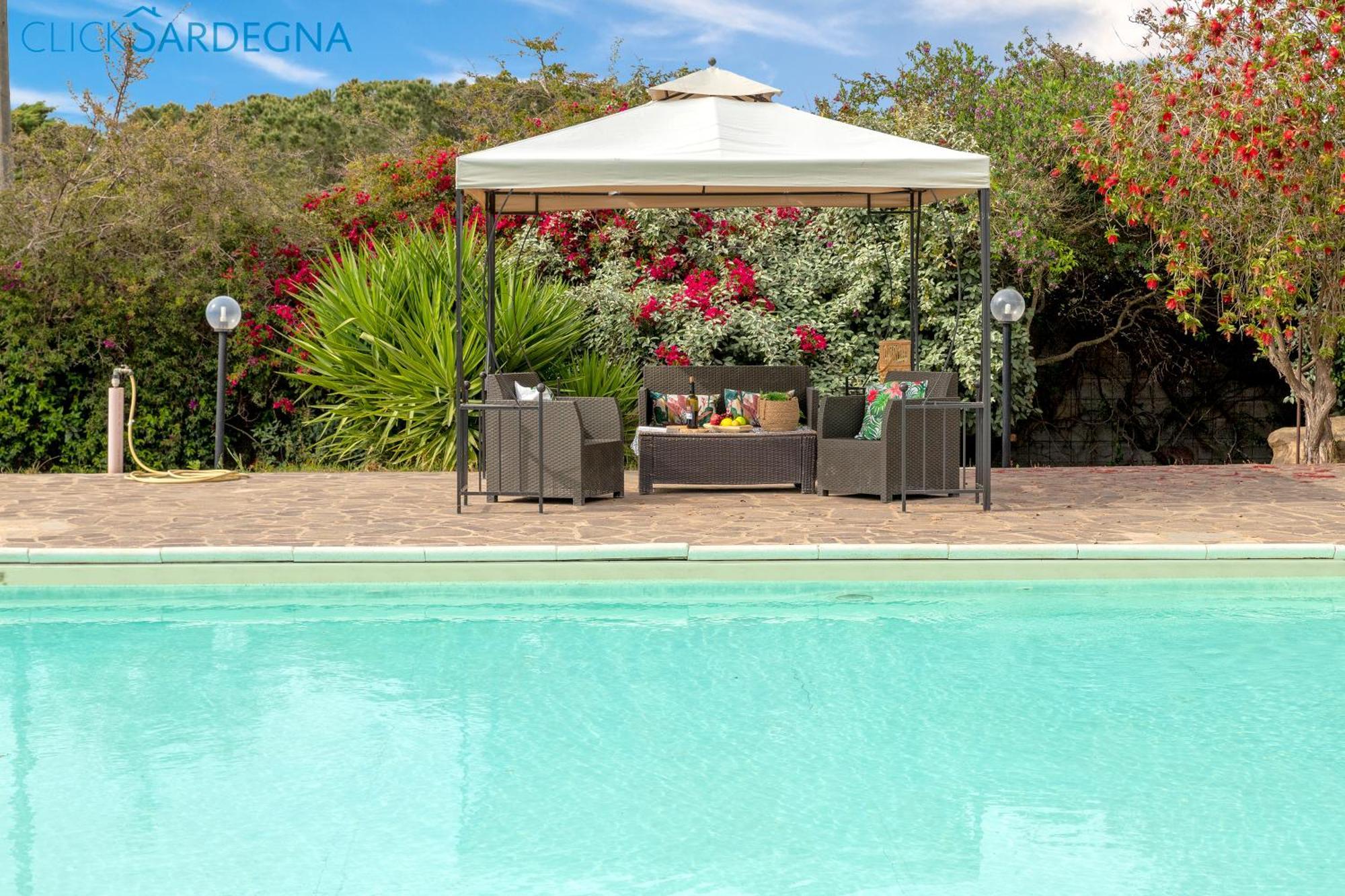 Villa Melograno With Exclusive Swimming Pool Surrounded By Greenery Campanedda 外观 照片